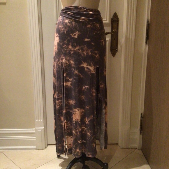 Tie-Dye Maxi Skirt with double slits - Picture 1 of 2